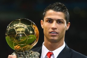 AYX官网-跳水动作完成度高荷兰获高分，荷兰跳水女运动员