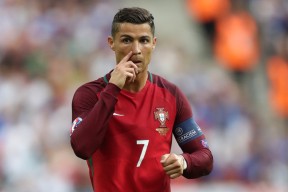 爱游戏登录入口-斯滕伯根稳扎稳打锁定决赛席位，斯腾伯格图片